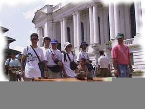 Los miembros de la expedición en Durbar Square 